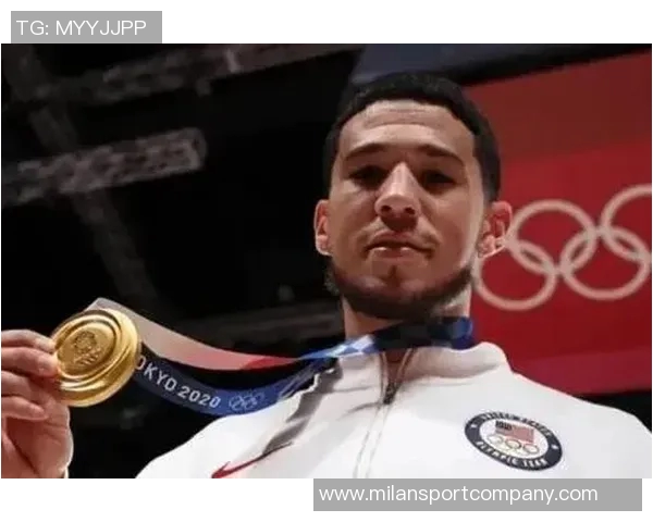 布克本赛季表现惊艳场均30分助力球队争冠梦想